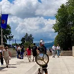 Poluotok 1 *