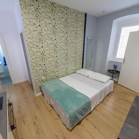 Apartment Poluotok 1