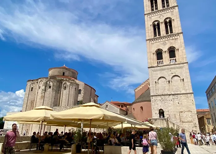 公寓 Poluotok 1 扎达尔