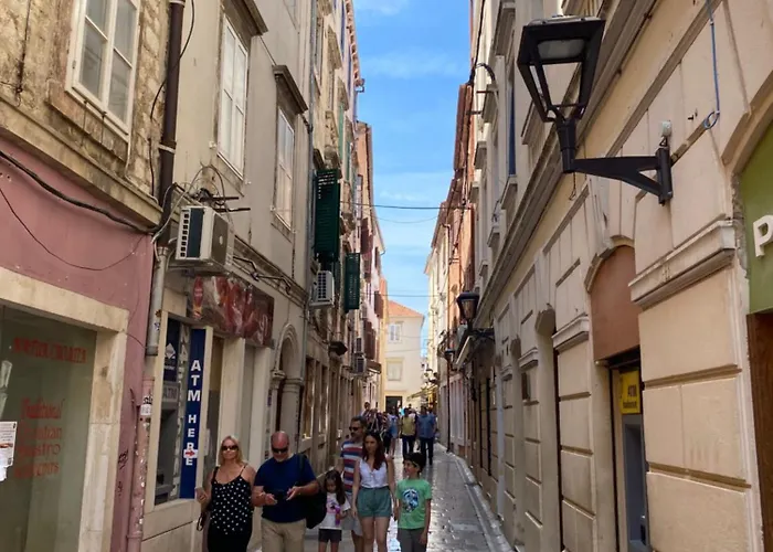 Poluotok 1 公寓 扎达尔