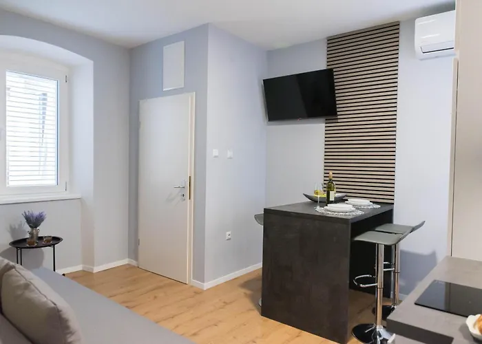 Poluotok 1 扎达尔