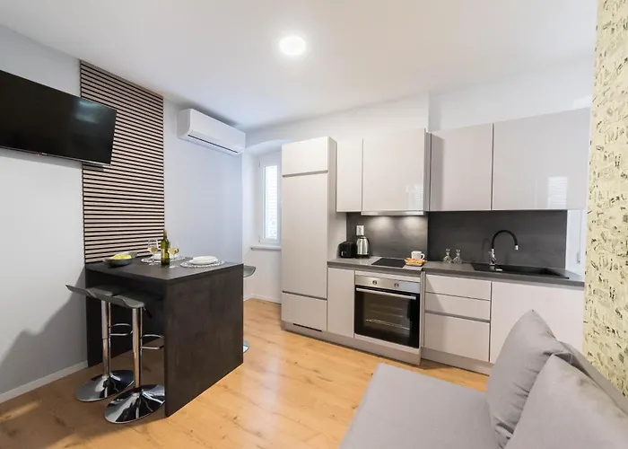 Poluotok 1 扎达尔