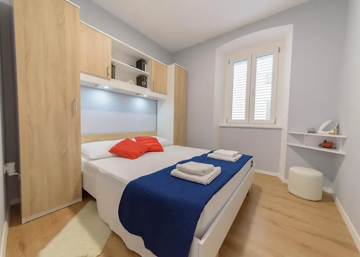 Poluotok 1 * 扎达尔